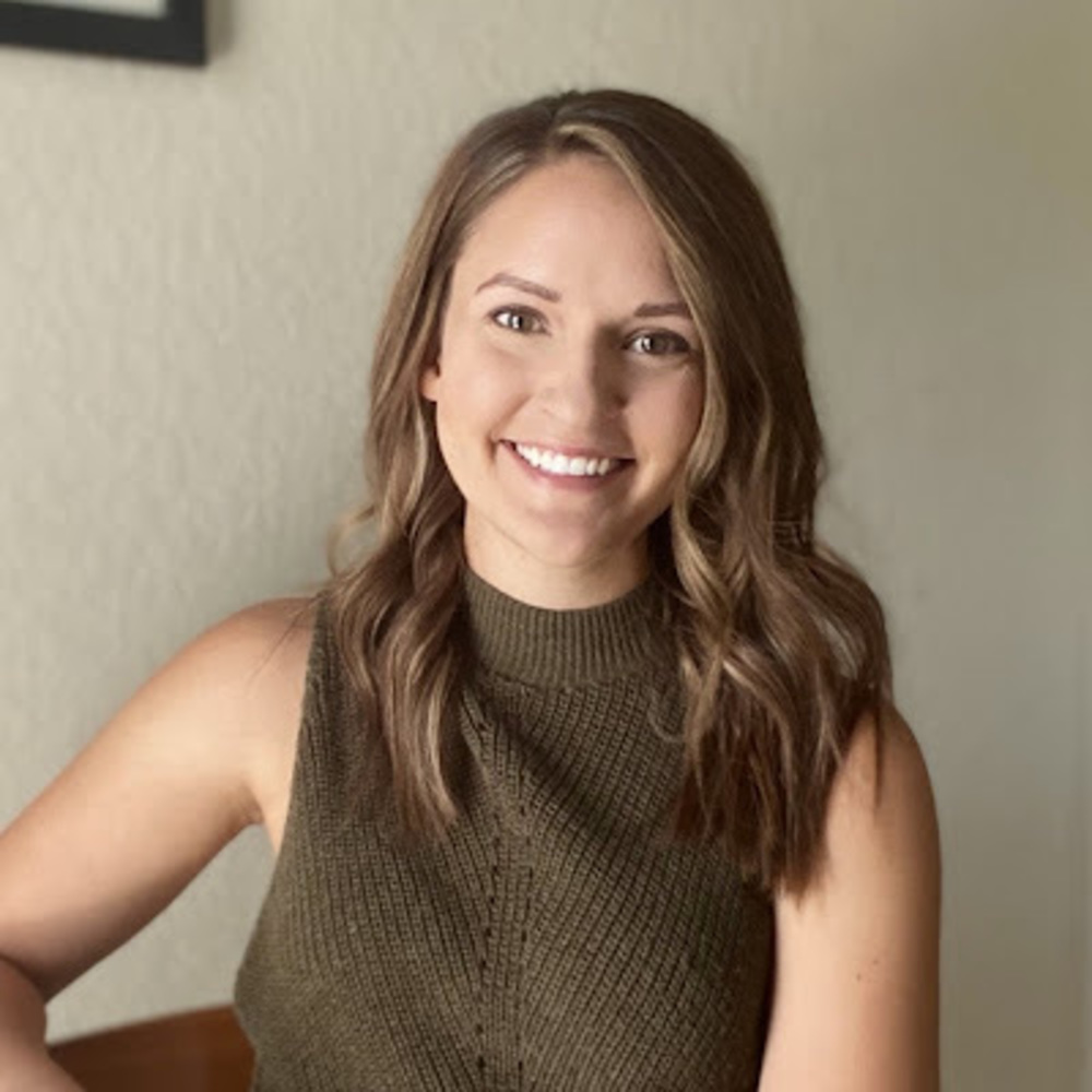Meet your Posher, Adrienne